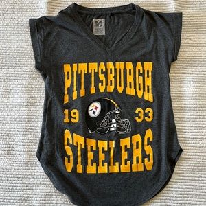 Pittsburgh Steelers: women’s t-shirt: size small